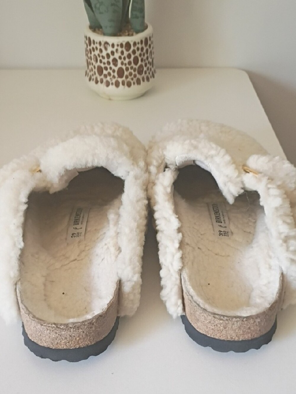 Birkenstock Boston Teddy clogs in the eggshell shearling colorway size 39 US 8 - Picture 9 of 10